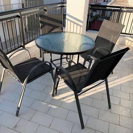 Apartment 30M From The Sea Tesalonika Bagian luar foto