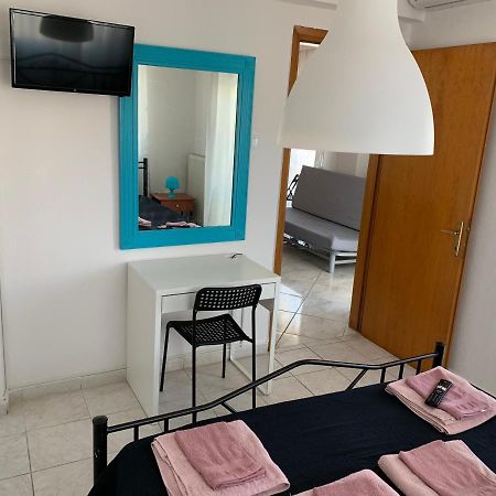 Apartment 30M From The Sea Tesalonika Bagian luar foto