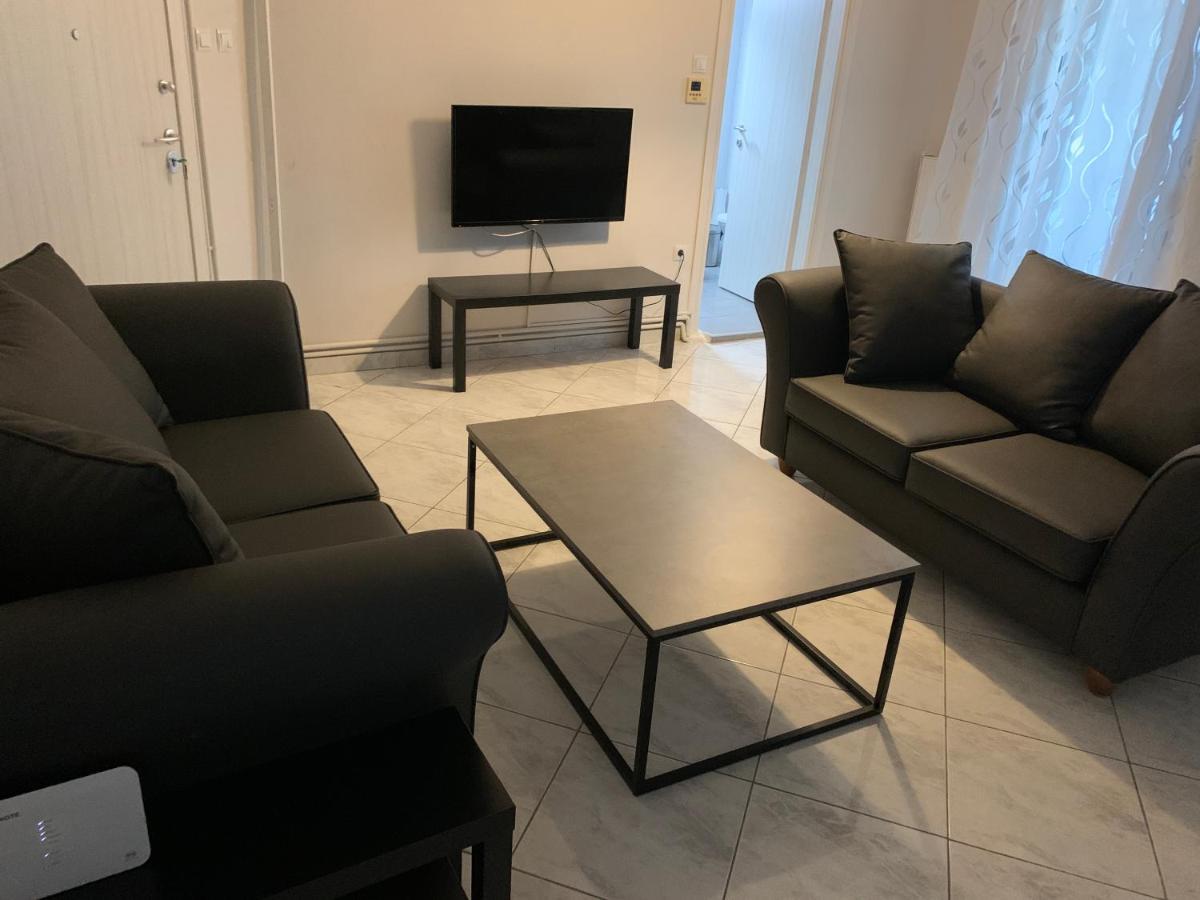 Apartment 30M From The Sea Tesalonika Bagian luar foto