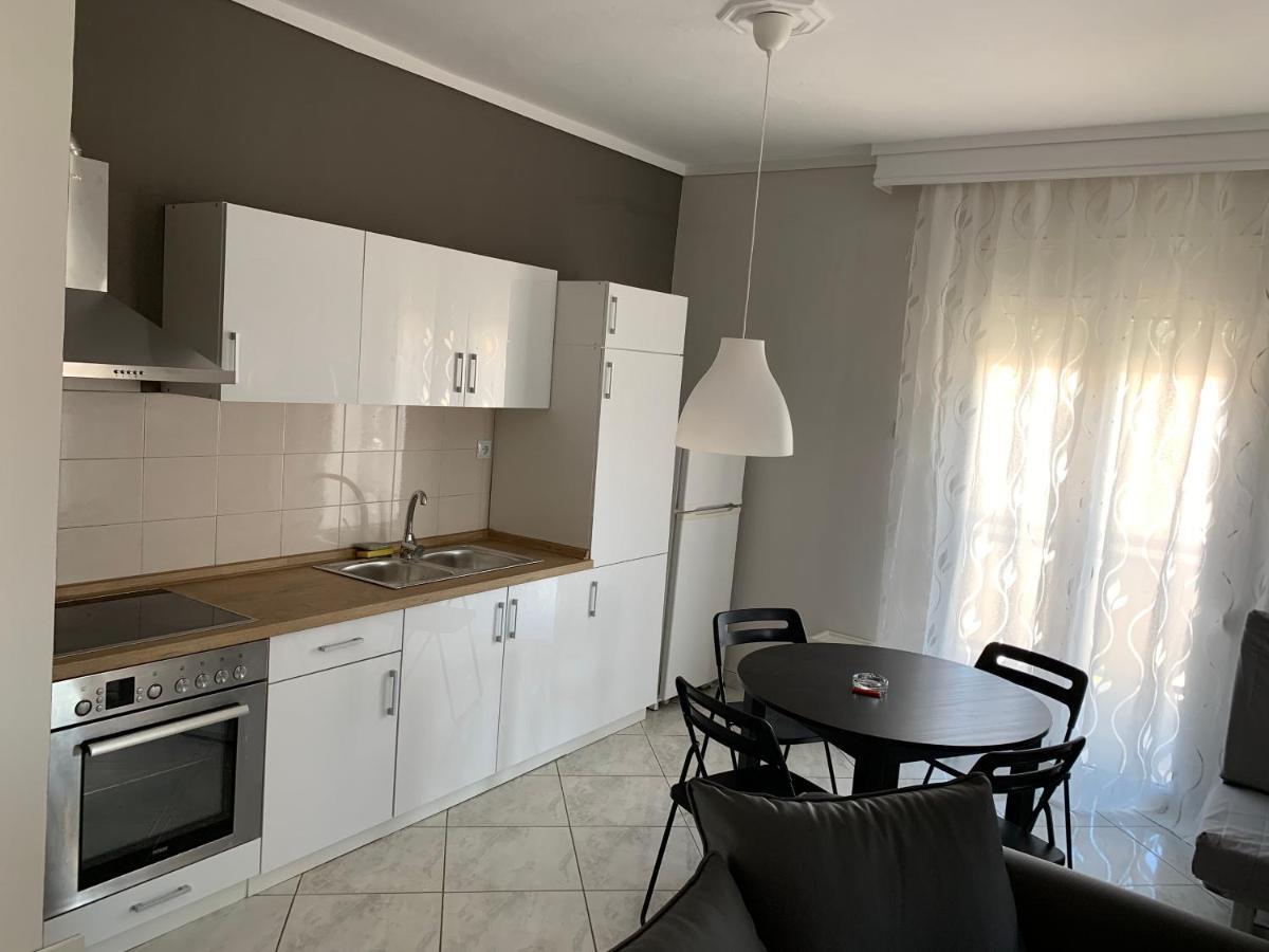 Apartment 30M From The Sea Tesalonika Bagian luar foto